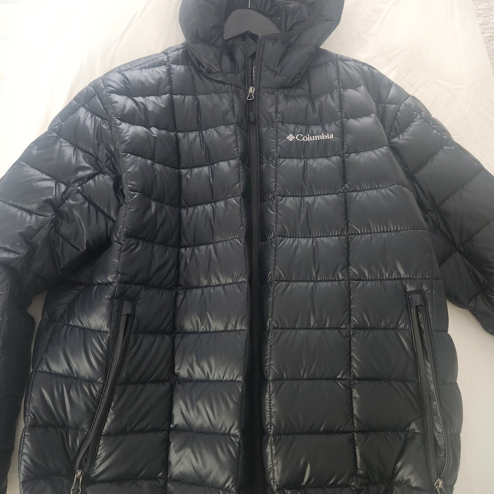 Columbia Men's Insulated Black Hooded Puffer Jacket